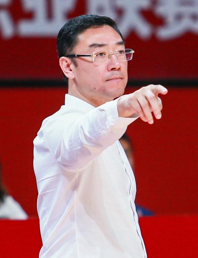 上海男篮迎来新主教练，战术大调整的简单介绍